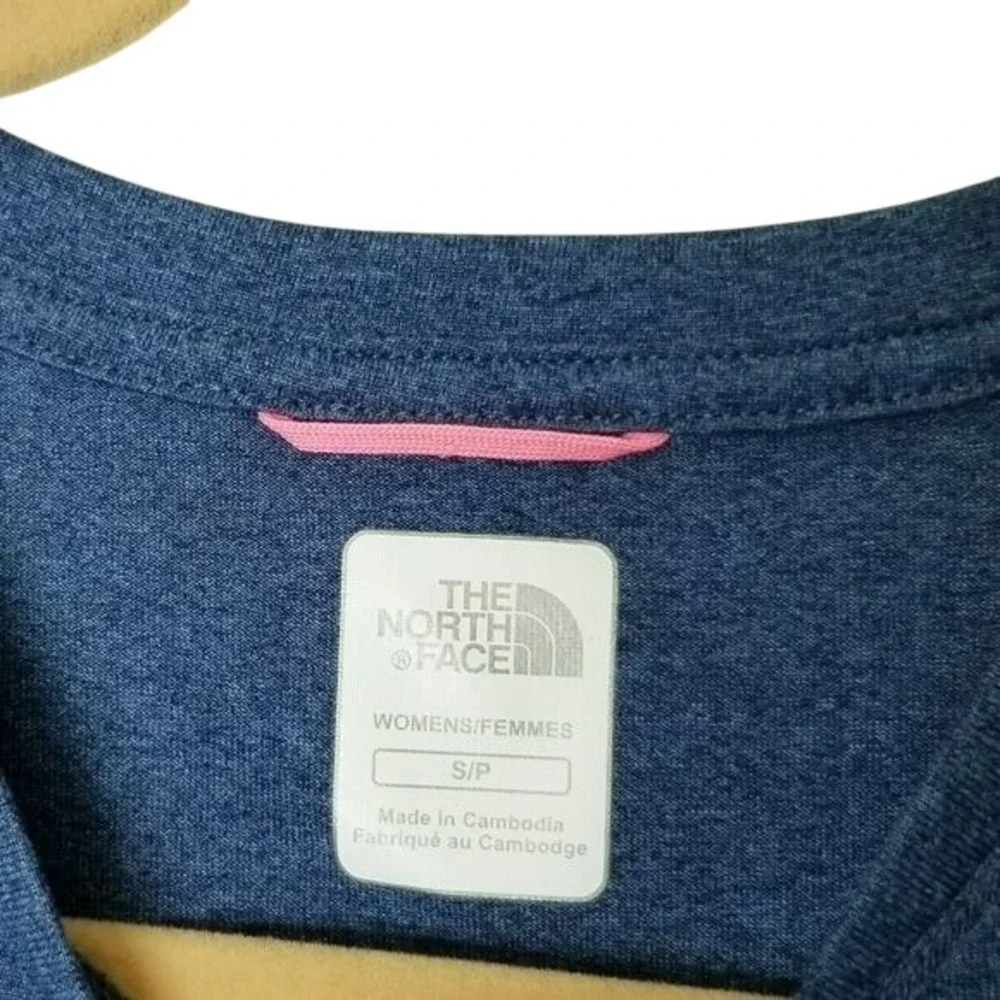 The North Face Women's Blie Vaporwick Shirt Blue Pink Logo Size‎ Small EUC - Picture 4 of 8